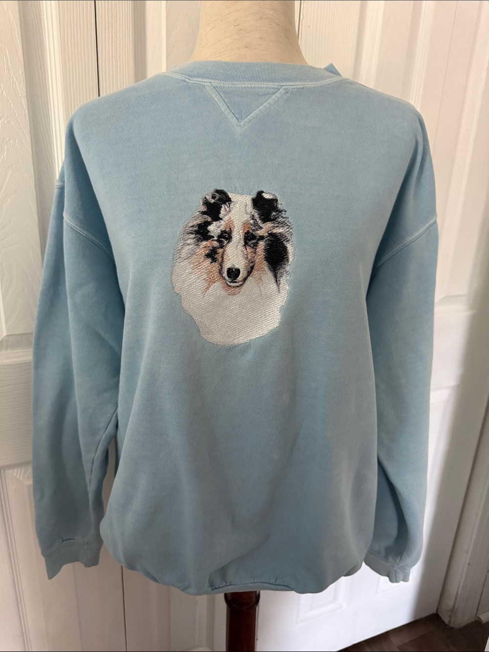 Vintage Flash Avanti Collection Embroidered Collie Crewneck Light blue Sz M